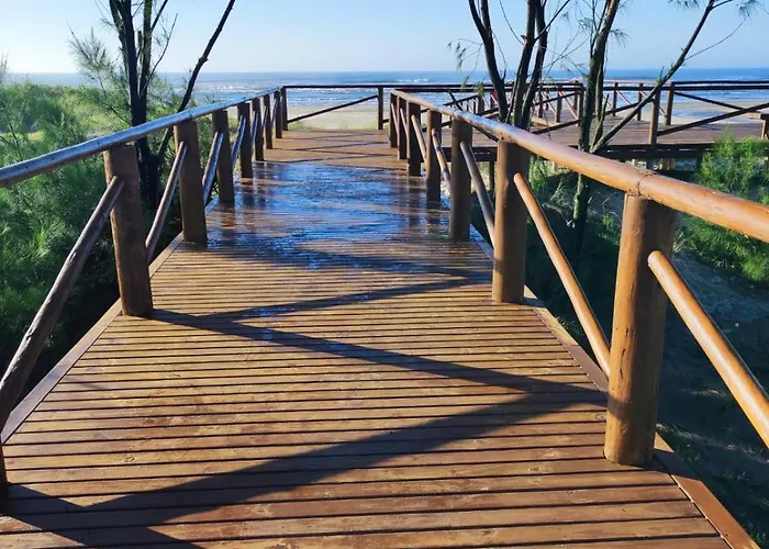 Casa 100m da Praia, Sinuca e Churrasqueira - amarela