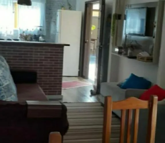 Casa 100m da Praia, Sinuca e Churrasqueira - amarela